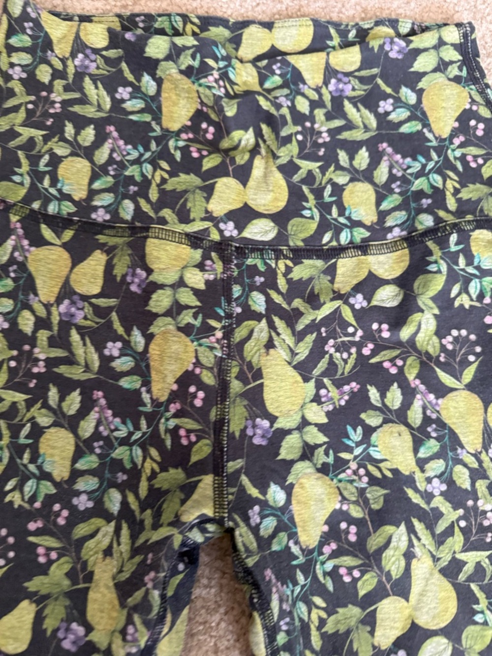Beyond Yoga High-Waist Green Pear Botanical Print Leggings - Picture 4 of 6